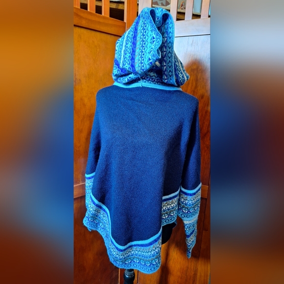 🦙NWOT ECOLOGIC ARTS alpaca wool sleeved poncho in vibrant blues. Size S - Picture 6 of 9